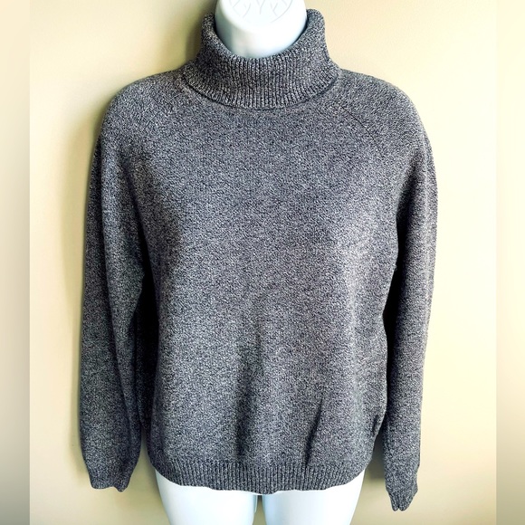 ‼️SALE‼️$25Like/Bundle/Offer Like New Jeanne Pierre Marled Black & White Sweater - Picture 1 of 3